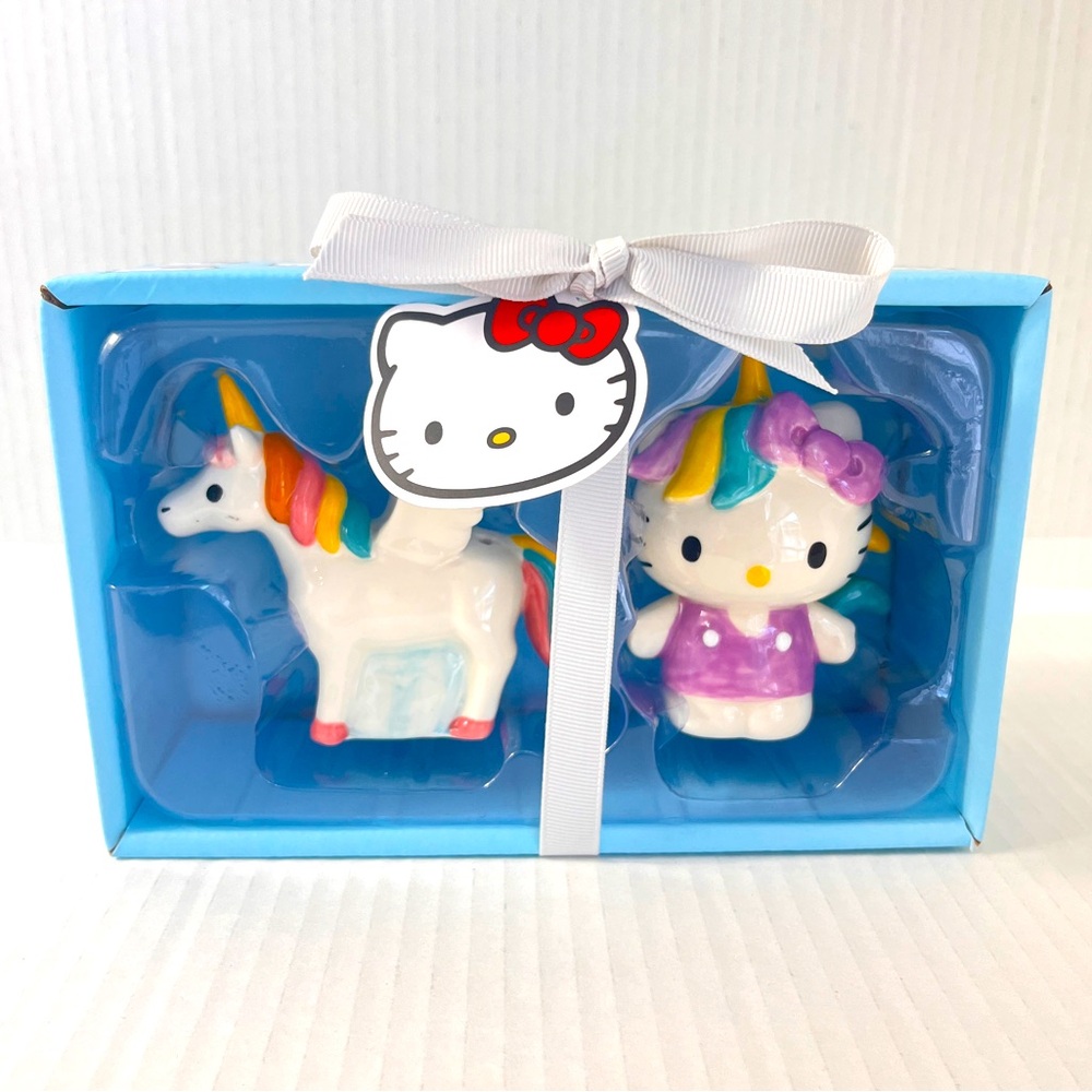 Hello Kitty Hand Crafted Hand Painted Salt and Pepper Shaker Gift Set NWT